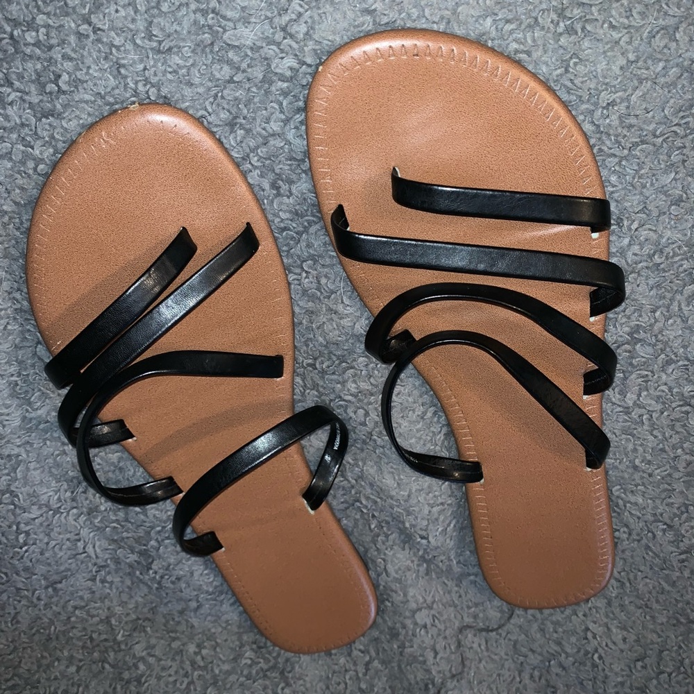 black strap sandals